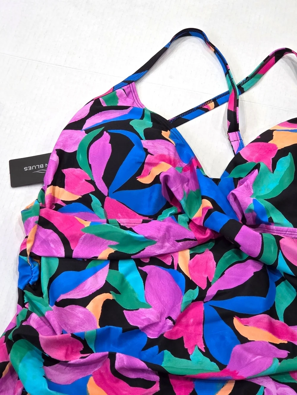 Ocean Blues NWT Size 3XL / 3X Tropical Twist Front Tankini Top - Colorful Leaves